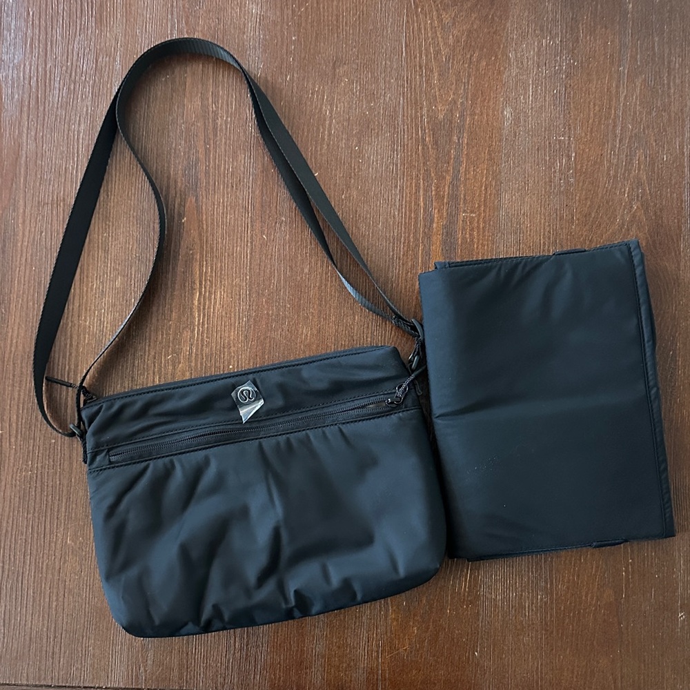 LULULEMON Stylish Black Shoulder Bag